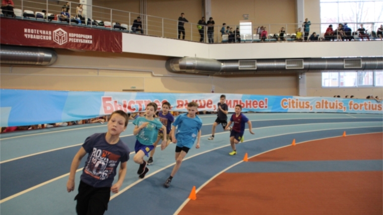 В легкоатлетическом манеже СШОР №3 в г. Новочебоксарск прошли республиканские соревнования по легкоатлетическому двоеборью.