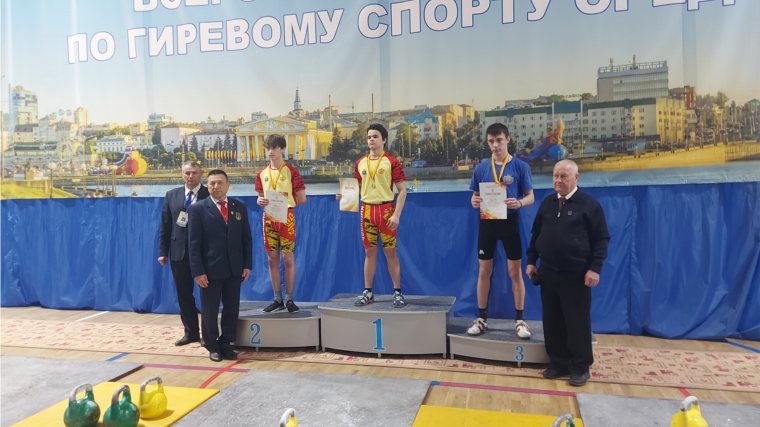 Гиревики на Кубке Чувашской Республики по гиревому спорту
