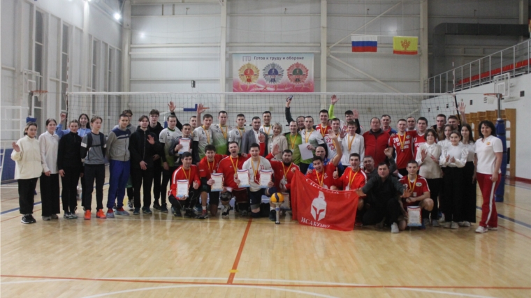 Состоялся традиционный турнир по волейболу среди мужских команд памяти учителя физической культуры Виталия Степановича Асланина